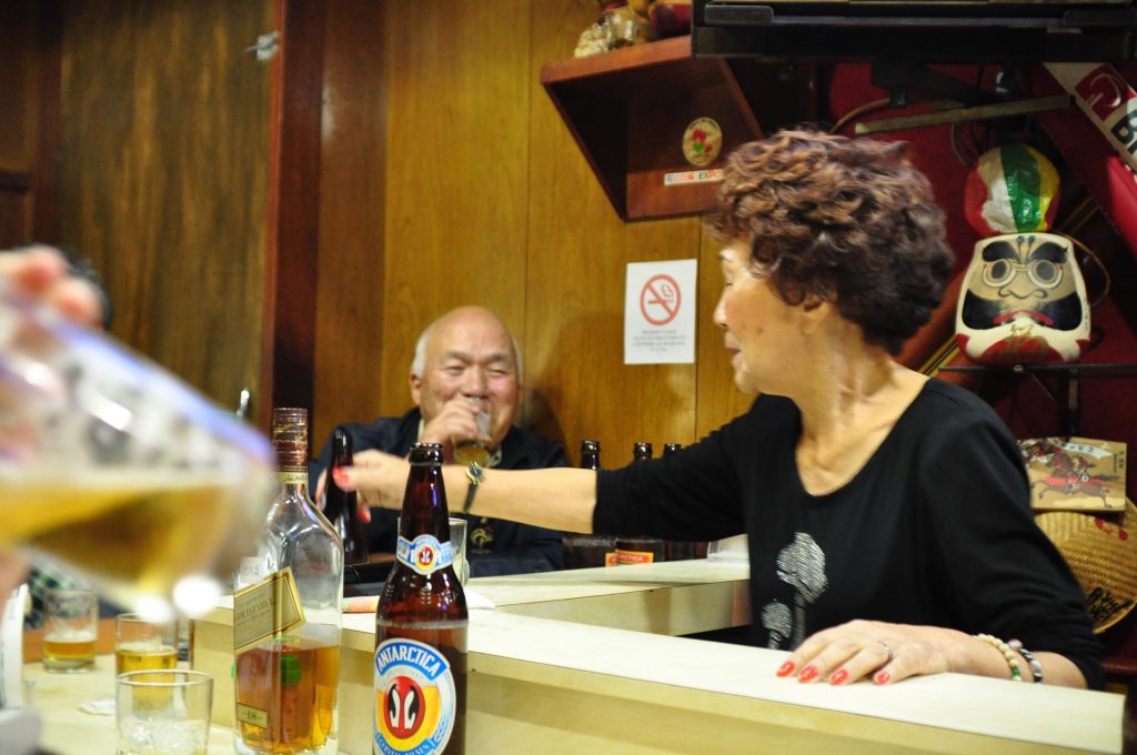 サンパウロの日本人街リベルターデにある居酒屋「津軽」